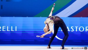 aa q wang zilu chn sfe04162 copia simone ferraro ph